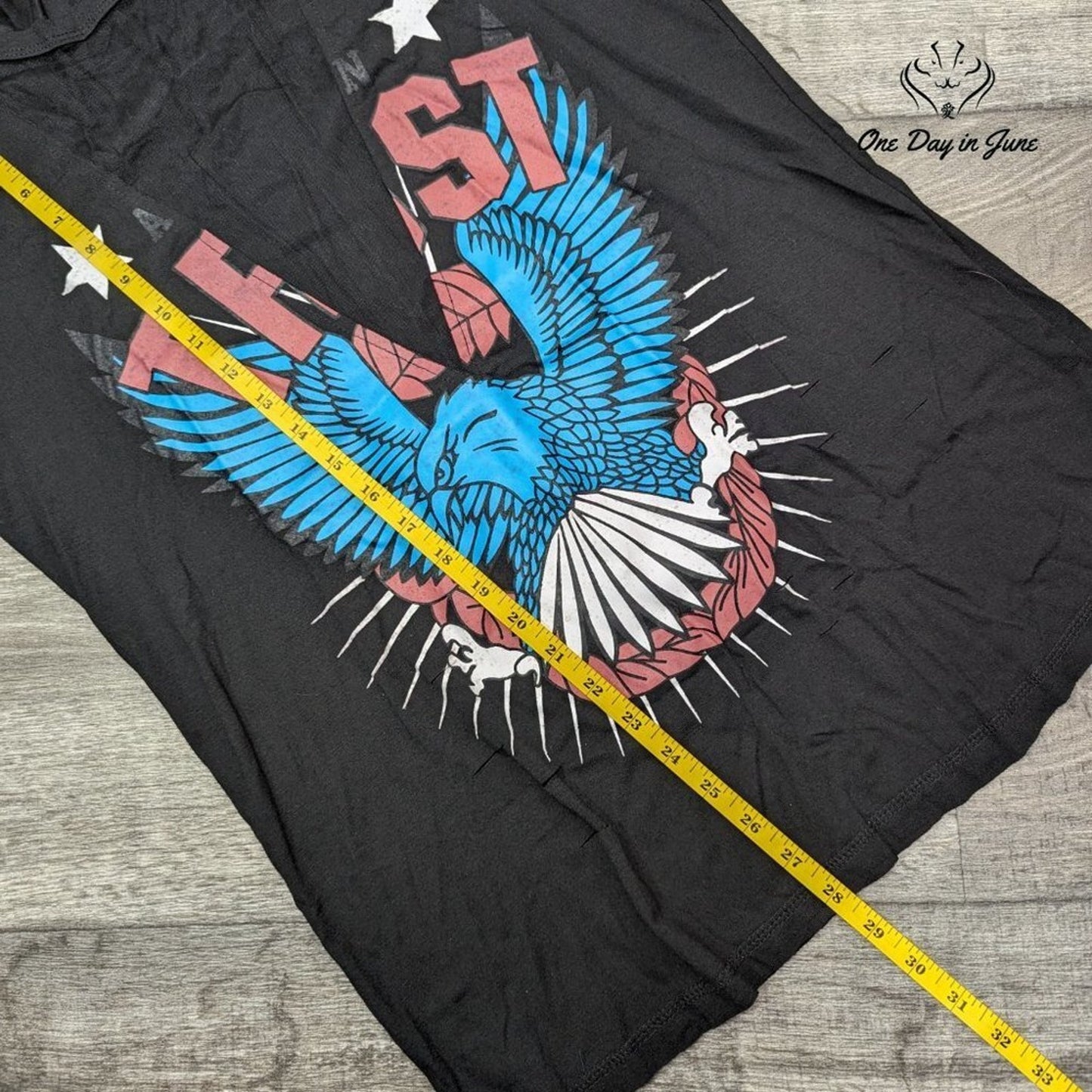 Karlywindow Short Sleeve Mesh V Neck Distressed Hawk Print Tee Shirt Size M