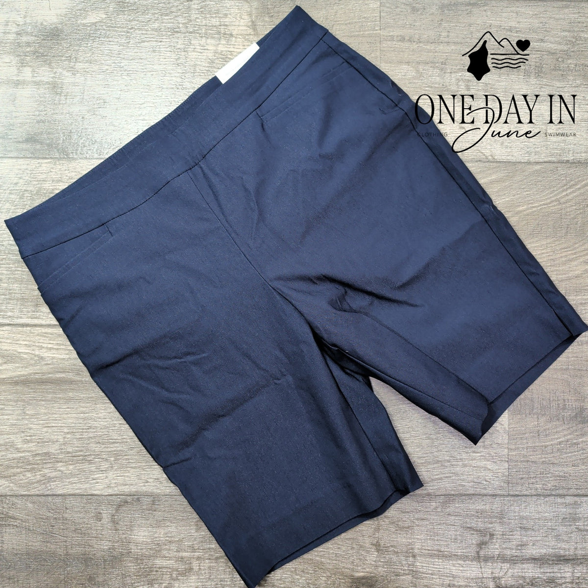 Chico's So Slimming Brigitte Shorts Navy Blue 10" NWT Size Chico's 2 (12)