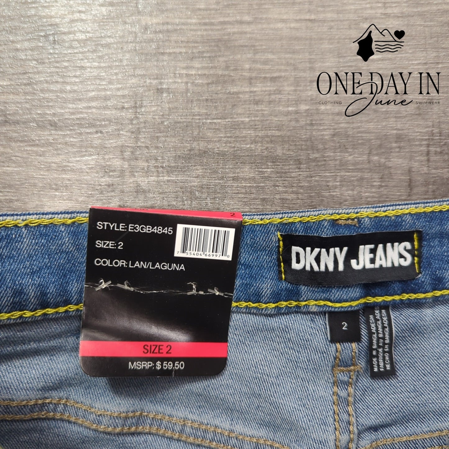 DKNY Jeans Mid Rise Denim Skirt Size 2