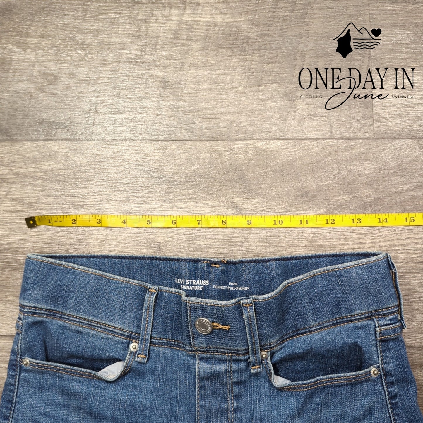 Levi Strauss & Co Perfect Pull On Skinny Jeans Size 6