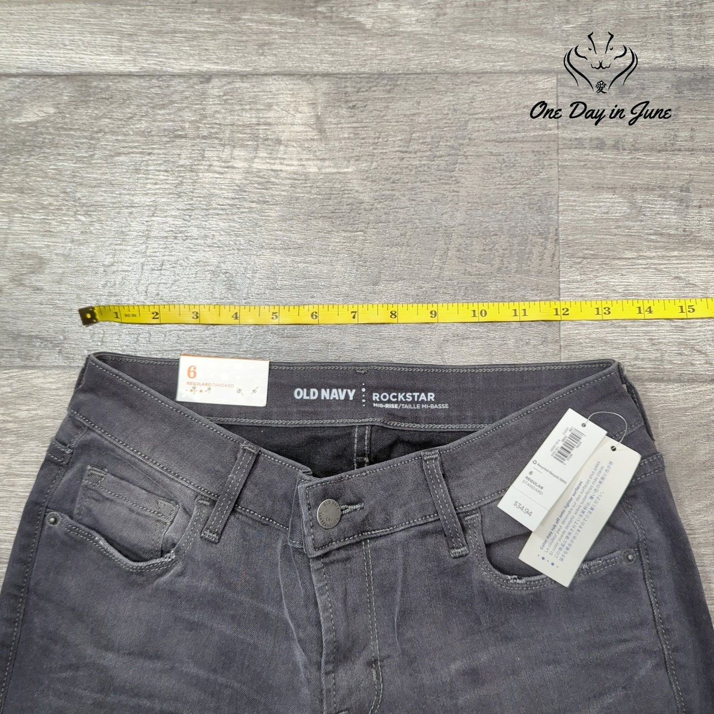 Old Navy Mid Rise Rockstar Jeans Size 6