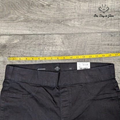 St. John's Bay Mid Rise Jegging Size 10