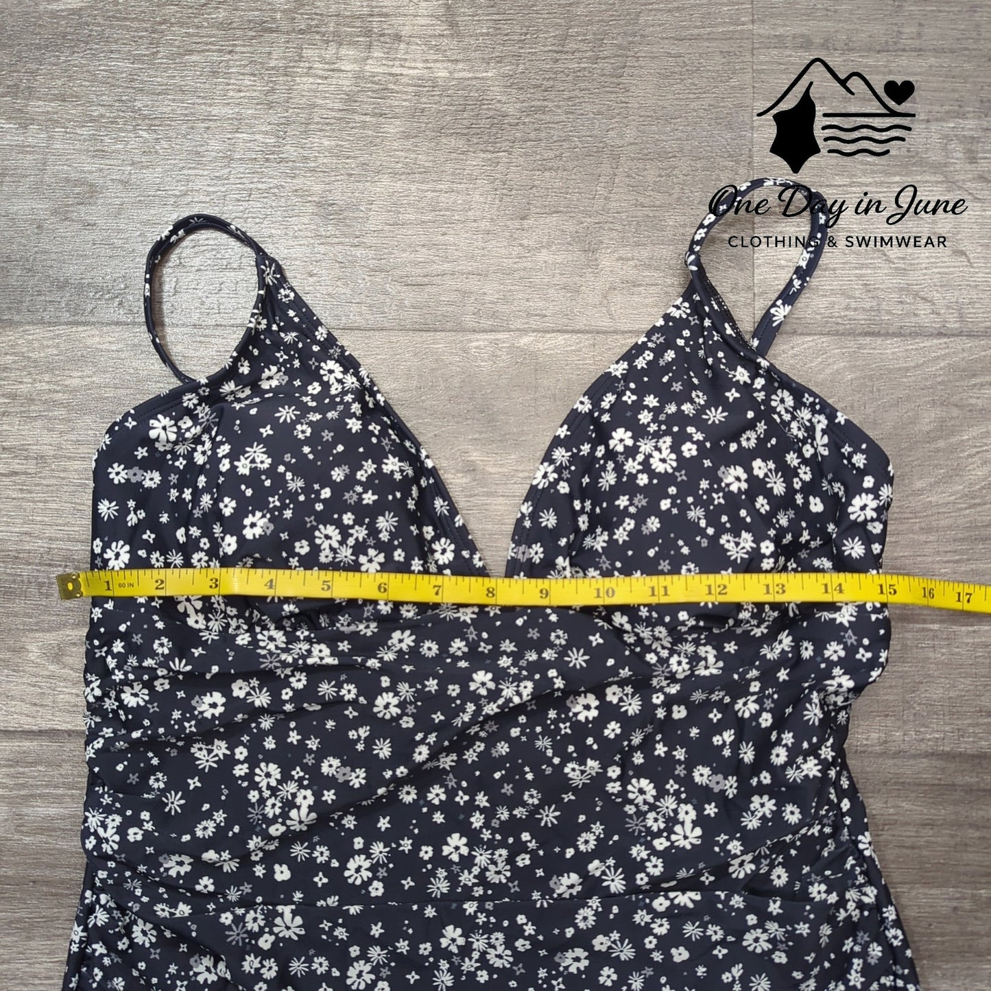 Cupshe V Neck Shirred One Piece Swimsuit Size XL