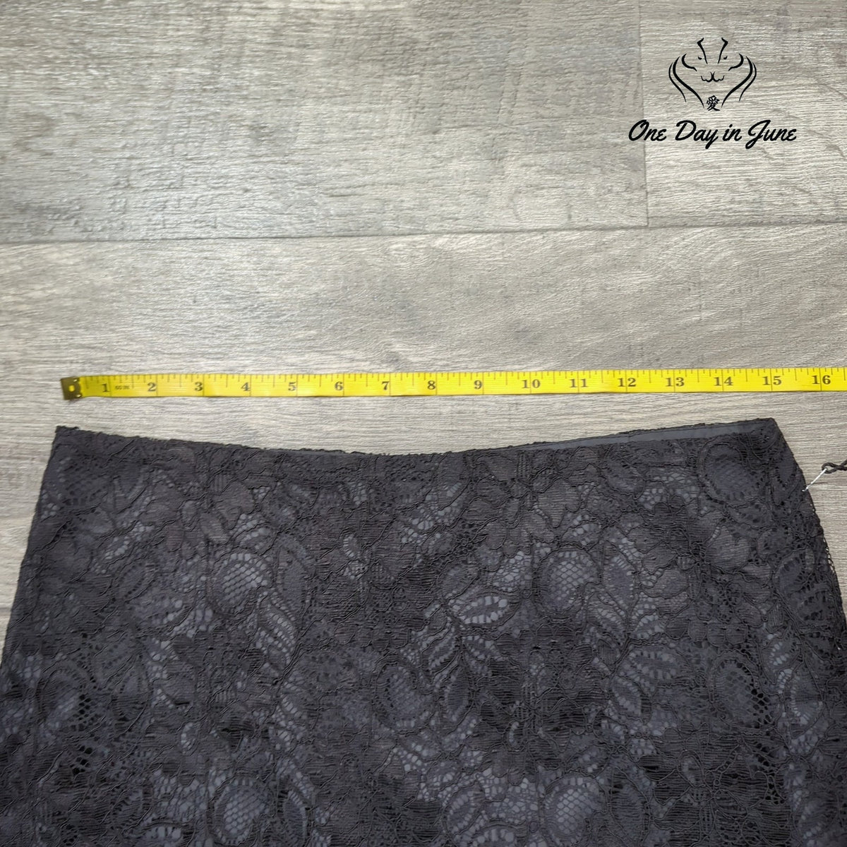 Willi Smith Layered Floral Lace Mini Skirt Black NWT Size 2