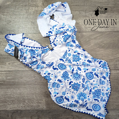 Aidonger Ruffle Shoulder One Piece Swimsuit Size S