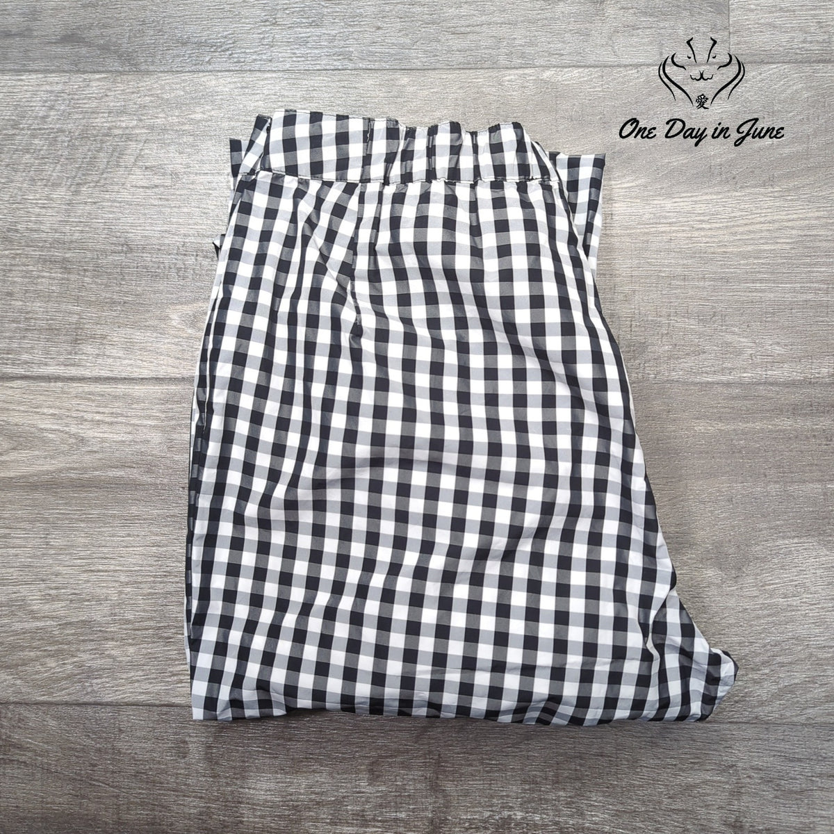 LIV Bottoms Pants Black White Gingham Check Ankle Straight Leg NWT Size S