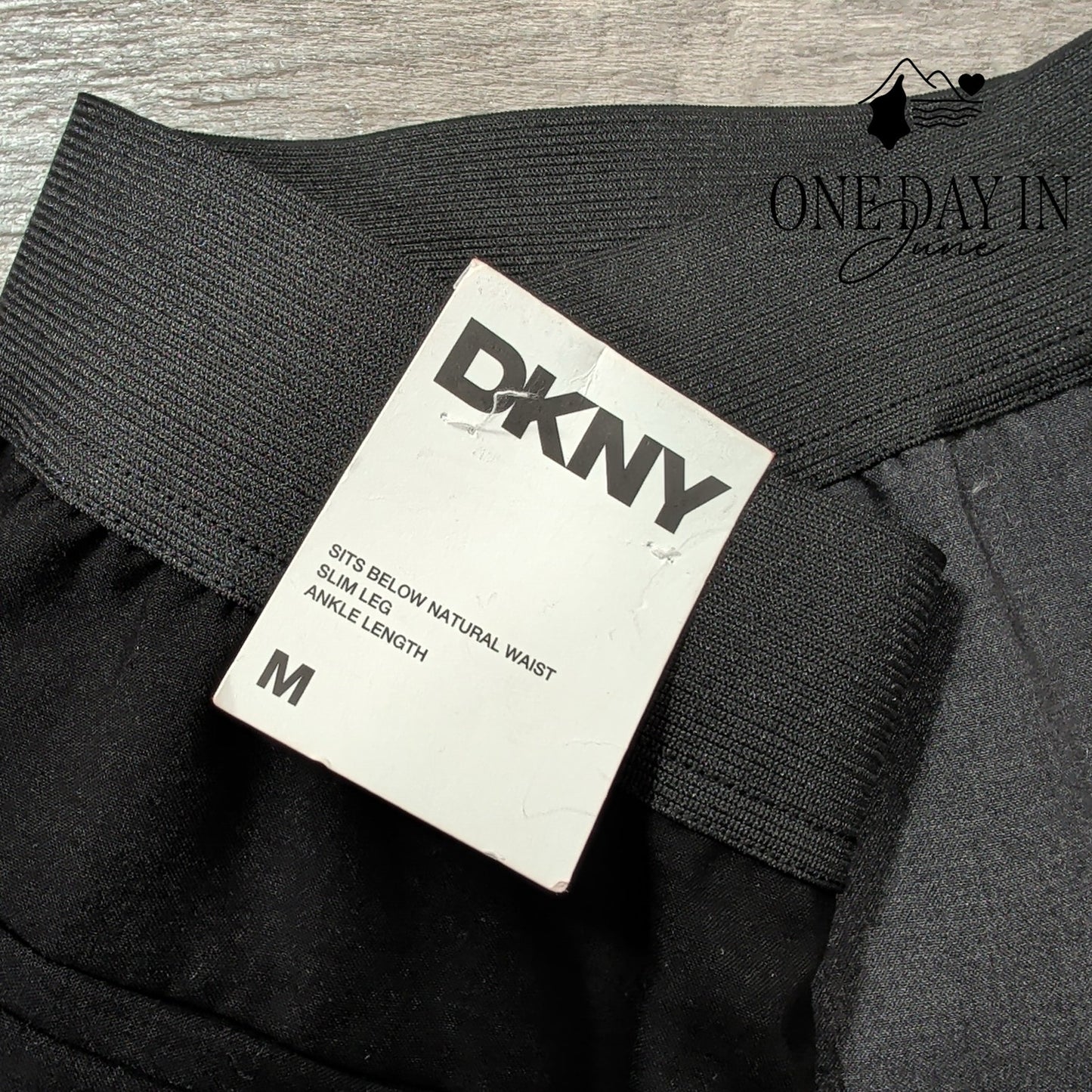 DKNY Slim Leg Ankle Length Pants Size M