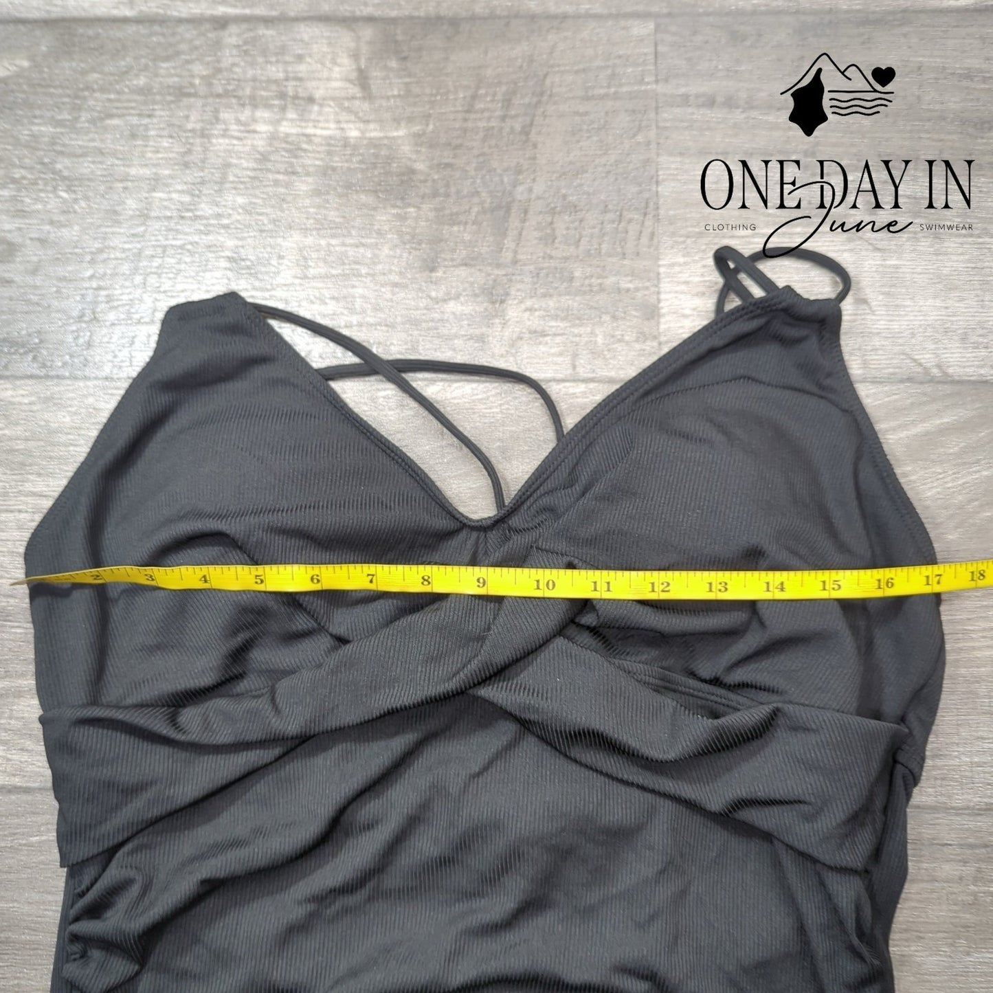 Duwmcom Ribbed Tie Back One Piece Swimsuit Size 2XL