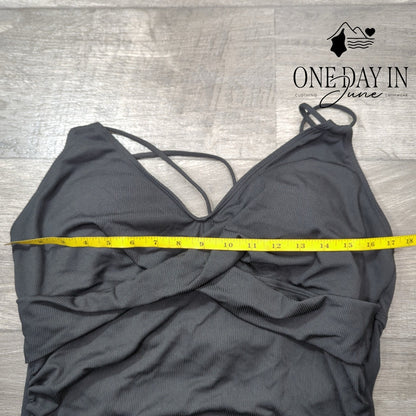 Duwmcom Ribbed Tie Back One Piece Swimsuit Size 2XL