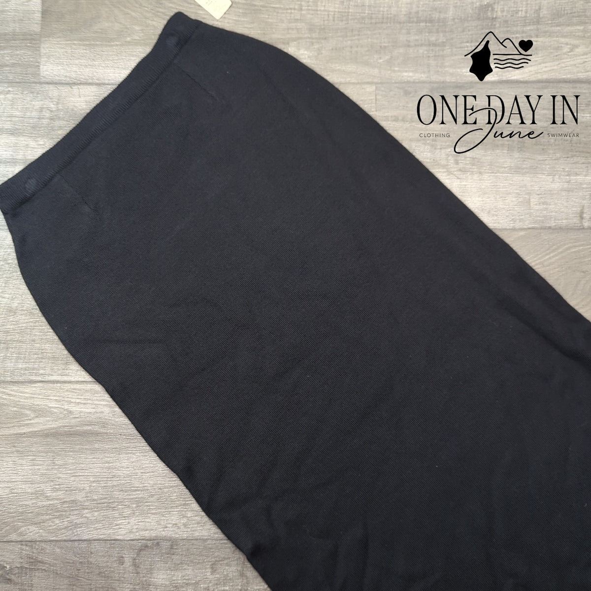 Frances Kahn Black Textured Knit Maxi A-Line Skirt NWT Size M