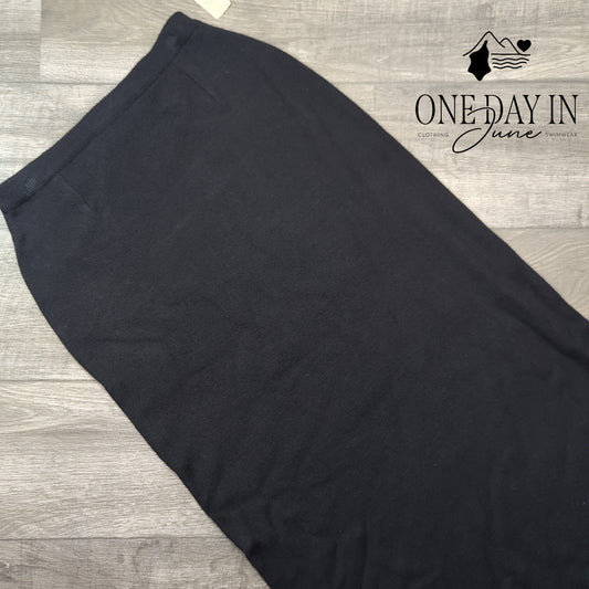 Frances Kahn Black Textured Knit Maxi A-Line Skirt NWT Size M