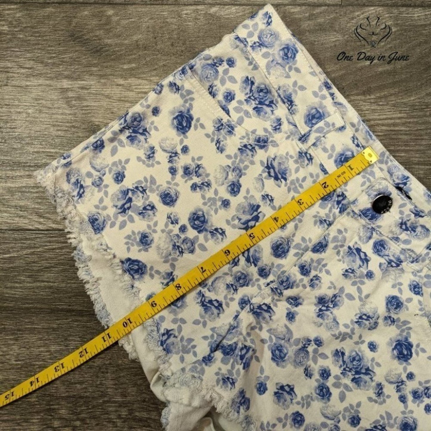 H&M Divided Women's Floral Jean Shorts Size 10