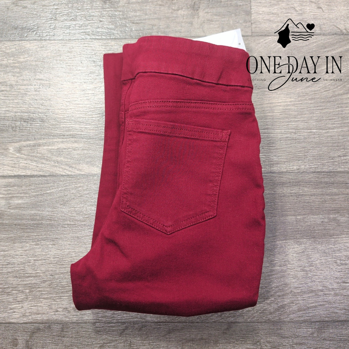 Chico's Pull On Jegging Ankle Jeans Cranberry Red NWT Size Chico's 00T (2T)