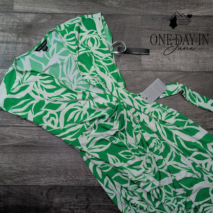 Maggy London Short Sleeve Wrap Dress Size 2