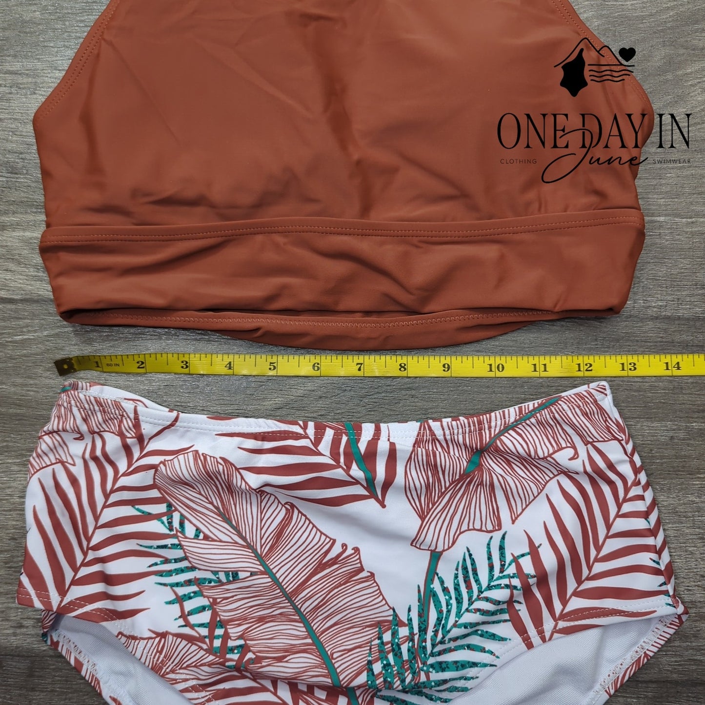 CharmLeaks High Neck Bikini Swimsuit Size M