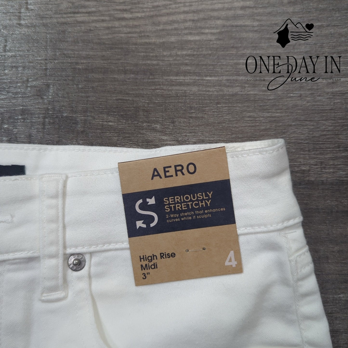 Aeropostale High Rise Midi 3" Shorts Size 4