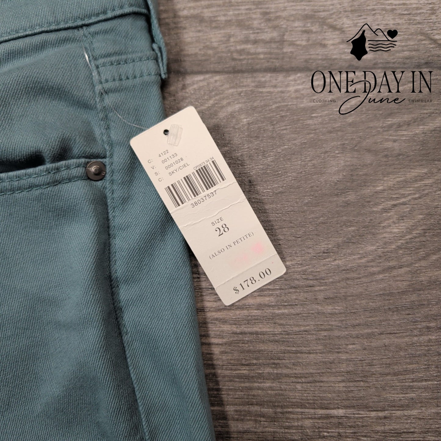AG Adriano Goldschmied Stevie Ankle Jeans Skycycle Slim Straight NWT Size 6 (28)
