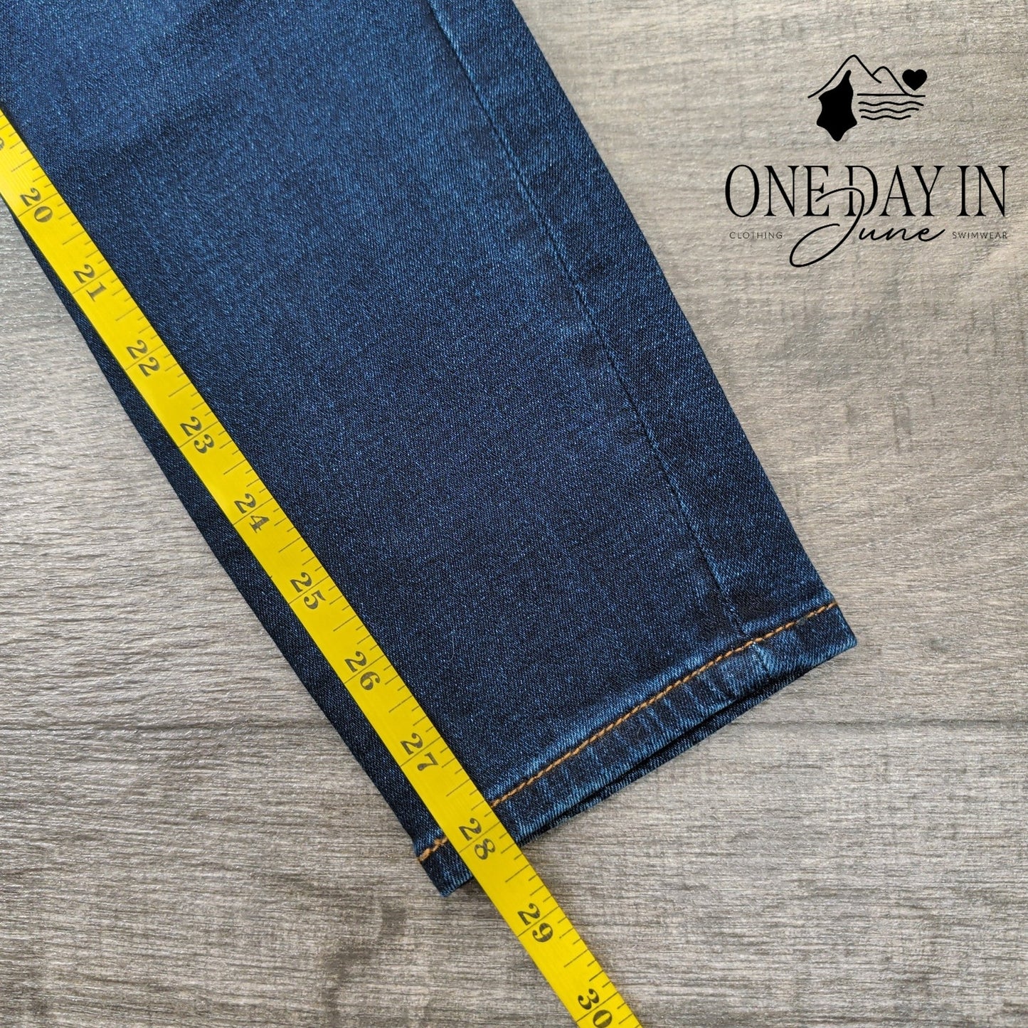 DL1961 Emma Low Rise Skinny Jeans Dark Wash 29" Inseam NWT Size 4 (27)
