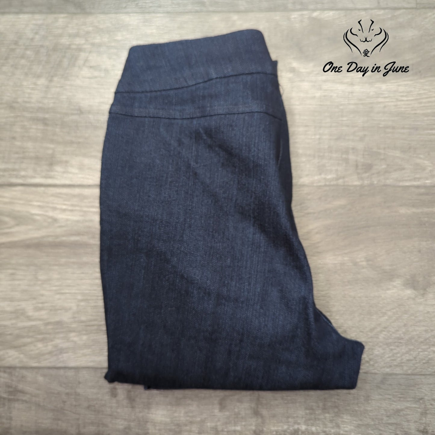 Venus Pull On Ankle Jeans Size S