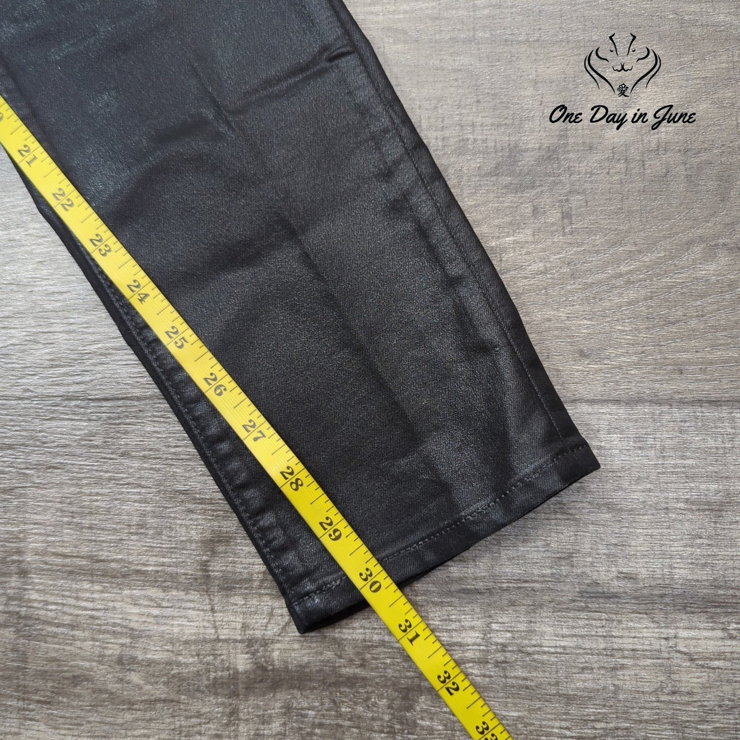 DKNY Jeans Ave B Ultra Skinny Coated Denim Jeans Size 6