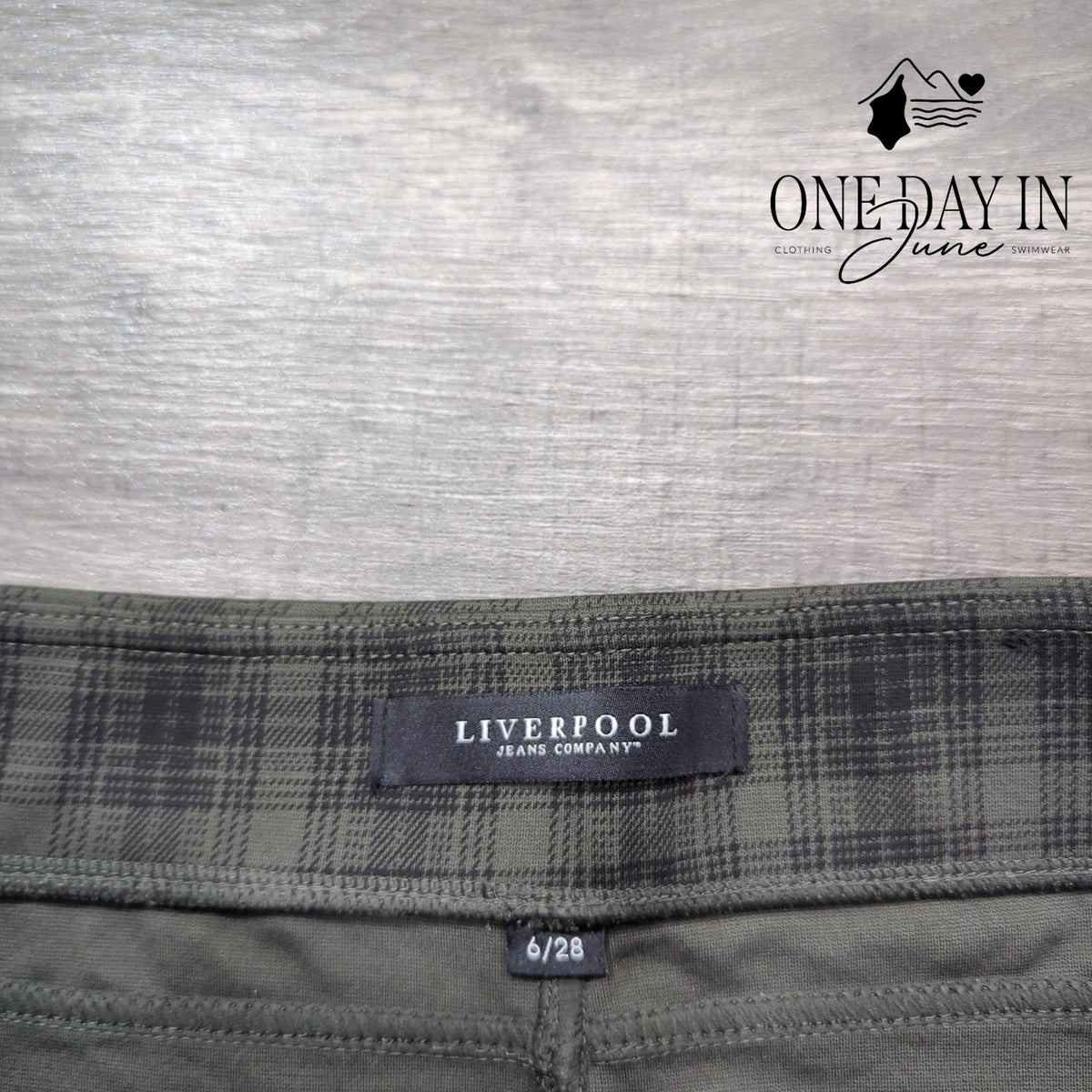 Liverpool Company Plaid Pencil Skirt Olive Black Zip Pockets Size 6