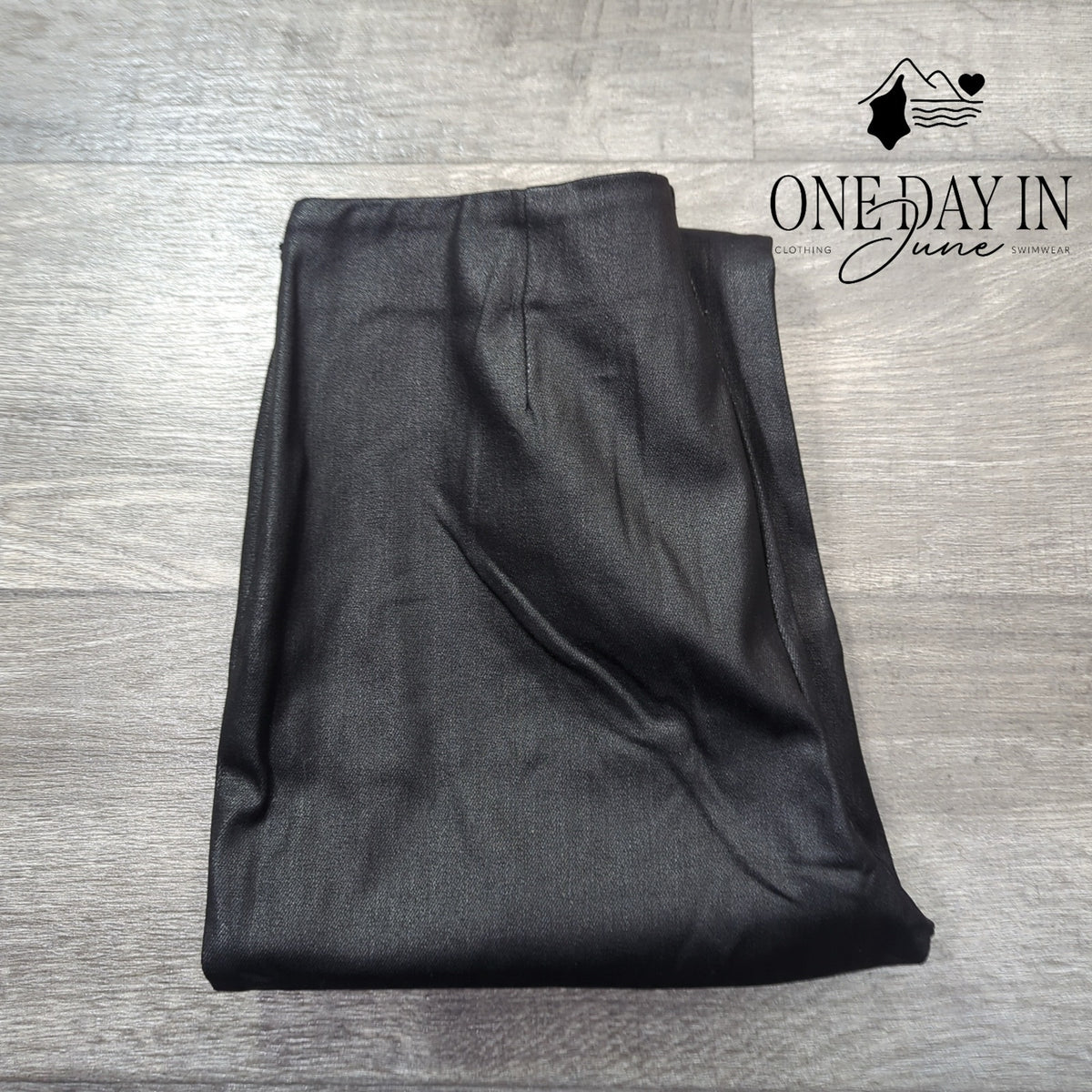 Tuckernuck Black Wax Ashford Pants High Rise Kick Flare NWT Size L