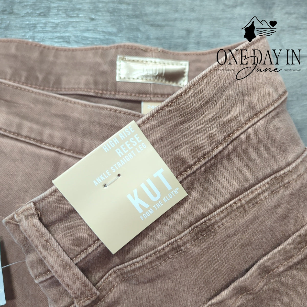 Kut from the Kloth Reese High Rise Ankle Straight Jeans Plus Pink NWT Size 24W